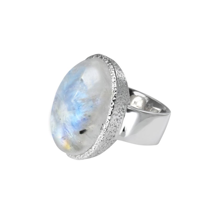 Ring with moonstone chased hammered made of 925 silver - Size 53